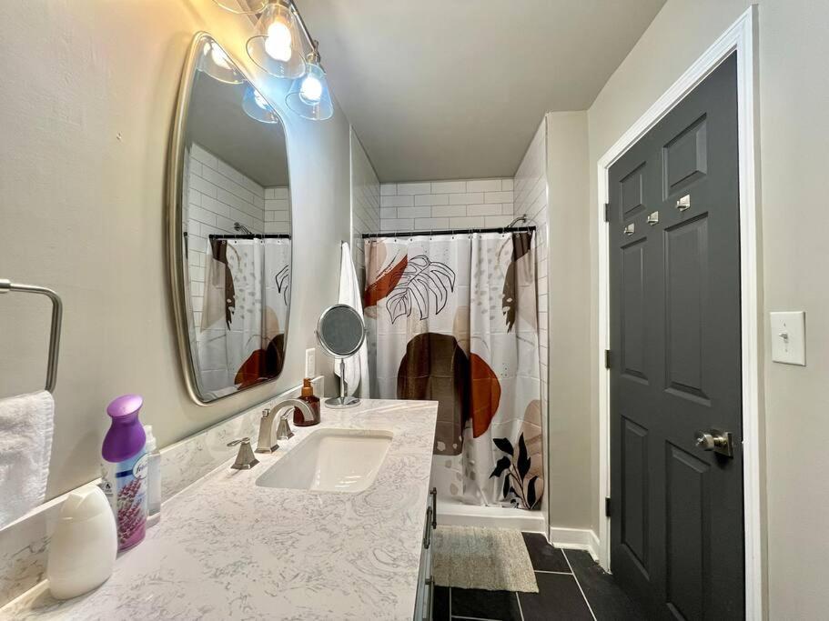 Modern Style Home Near Dt Indy & Major Attractions Ινδιανάπολη Εξωτερικό φωτογραφία