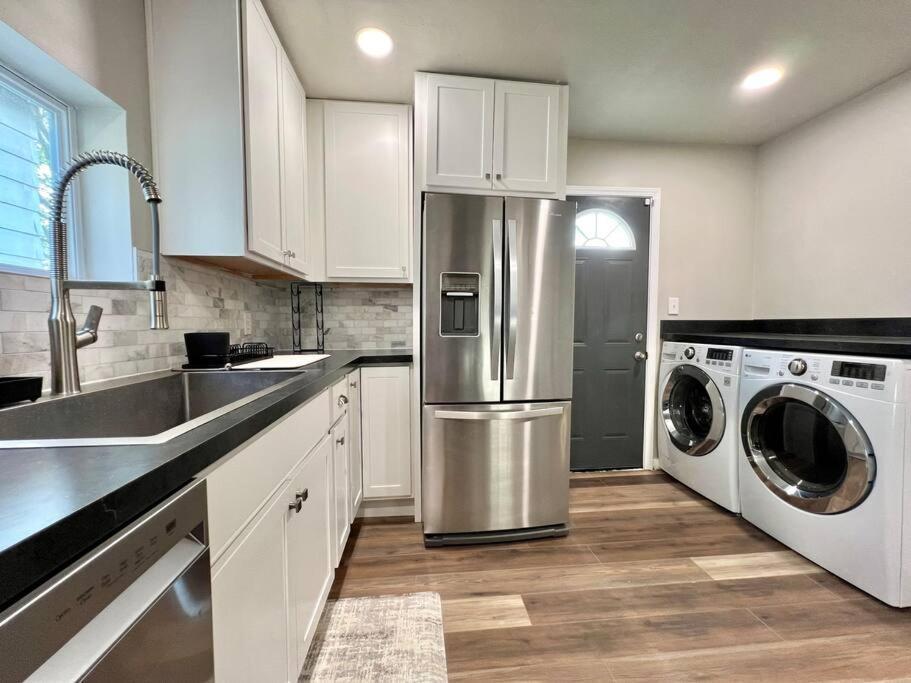 Modern Style Home Near Dt Indy & Major Attractions Ινδιανάπολη Εξωτερικό φωτογραφία