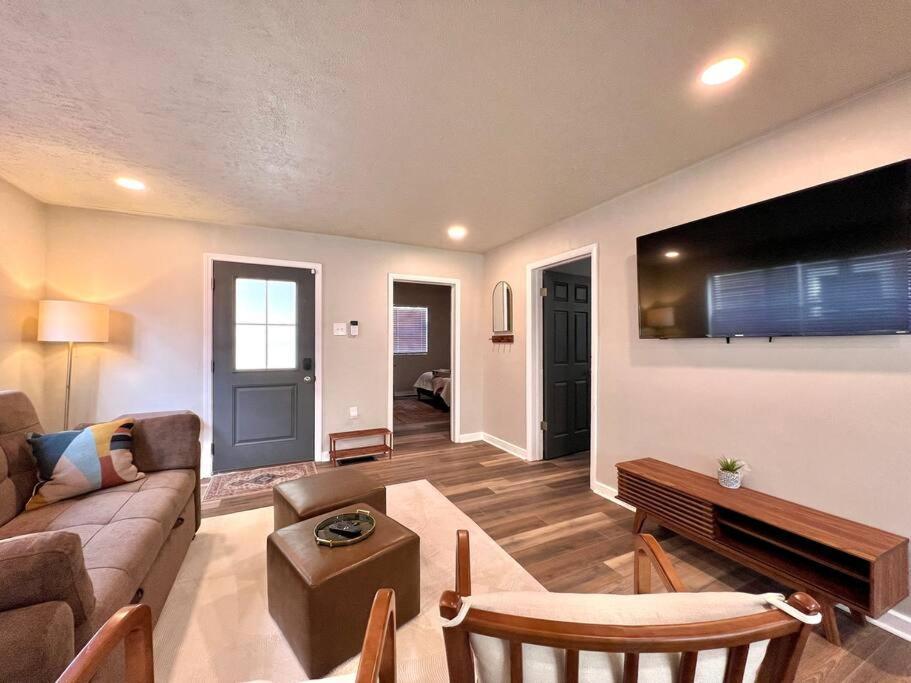 Modern Style Home Near Dt Indy & Major Attractions Ινδιανάπολη Εξωτερικό φωτογραφία