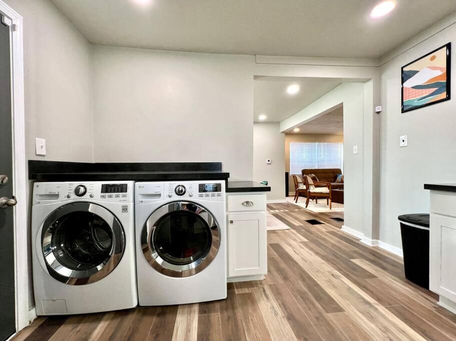 Modern Style Home Near Dt Indy & Major Attractions Ινδιανάπολη Εξωτερικό φωτογραφία